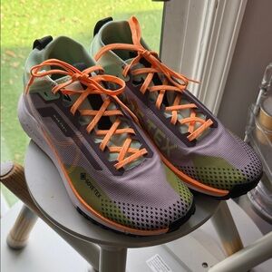 GORE-TEX NIKE Sneaker